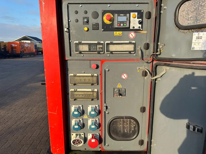 SDMO R110 C3 John Deere Leroy Somer 110 kVA Silent Rental generatorset Stage 3A - Generator electric: Foto 2 SDMO R110 C3 John Deere Leroy Somer 110 kVA Silent Rental generatorset Stage 3A - Generator electric: Foto 2