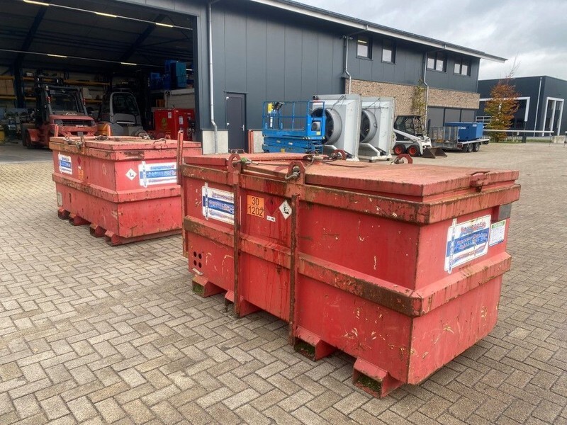 Tolsma Kiwa IBC 1000 liter dieseltank met handpomp - Rezervor de stocare: Foto 2 Tolsma Kiwa IBC 1000 liter dieseltank met handpomp - Rezervor de stocare: Foto 2