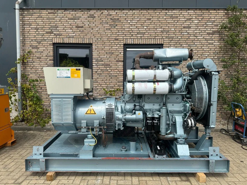Volvo Penta TD121GG SDMO Leroy Somer 200 kVA noodstroom generatorset - Generator electric: Foto 1 Volvo Penta TD121GG SDMO Leroy Somer 200 kVA noodstroom generatorset - Generator electric: Foto 1