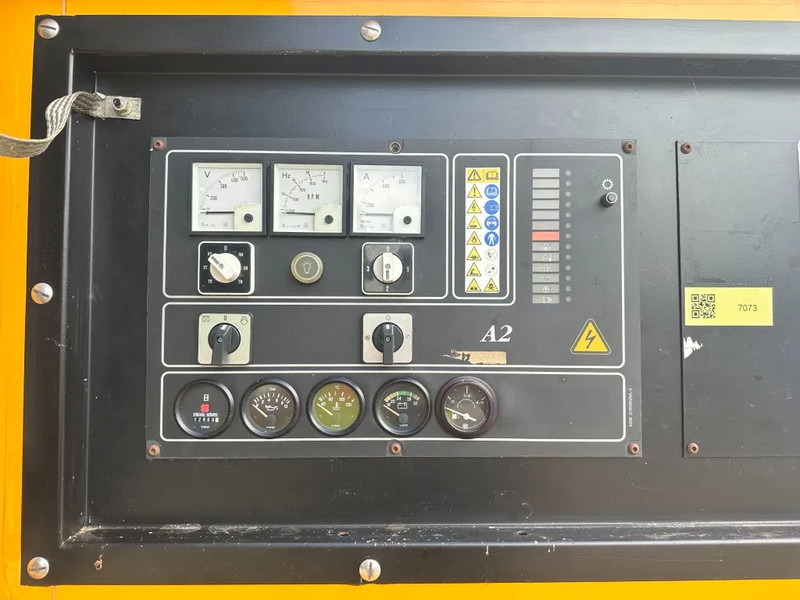 Volvo TWD 1210 G SDMO Leroy Somer 300 kVA Silent generatorset - Generator electric: Foto 4 Volvo TWD 1210 G SDMO Leroy Somer 300 kVA Silent generatorset - Generator electric: Foto 4