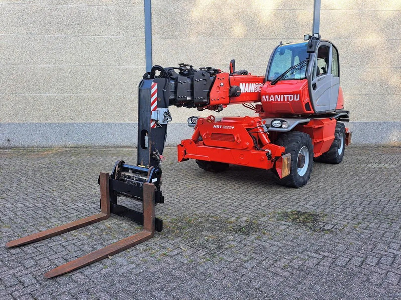 Manitou MRT 2150+ Privilege All-Terrain Rotating Telehandler (2015) - Încărcător: Foto 1 Manitou MRT 2150+ Privilege All-Terrain Rotating Telehandler (2015) - Încărcător: Foto 1