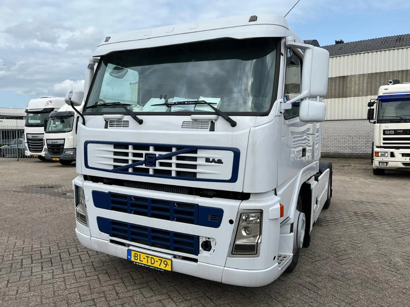 Volvo FM 9 MOTOR DEFECT (motor start wel maar kan niet rijden) - Cap tractor: Foto 2 Volvo FM 9 MOTOR DEFECT (motor start wel maar kan niet rijden) - Cap tractor: Foto 2