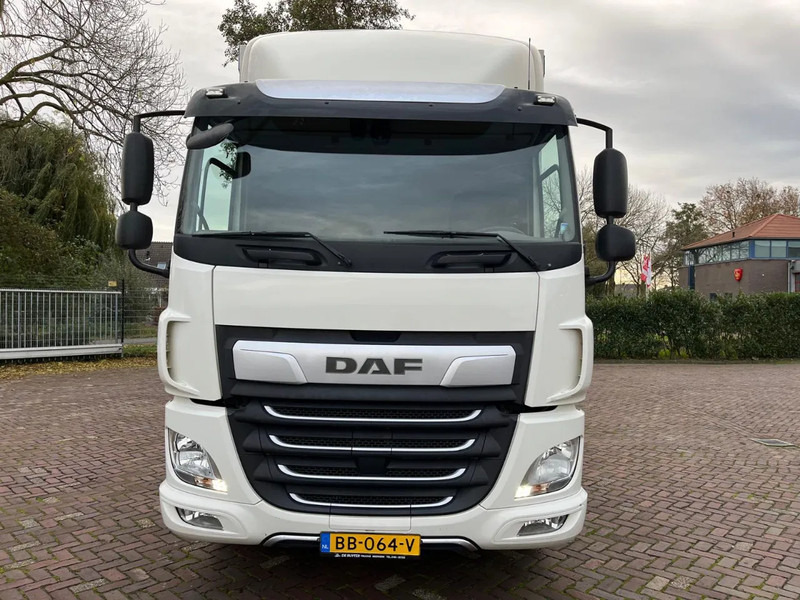 DAF CF 320 FA - Camion cu prelată: Foto 3 DAF CF 320 FA - Camion cu prelată: Foto 3