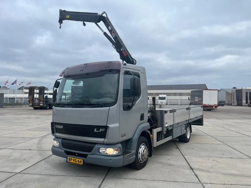 DAF LF 45 FA - Camion cu macara, Camion platformă: Foto 1 DAF LF 45 FA - Camion cu macara, Camion platformă: Foto 1