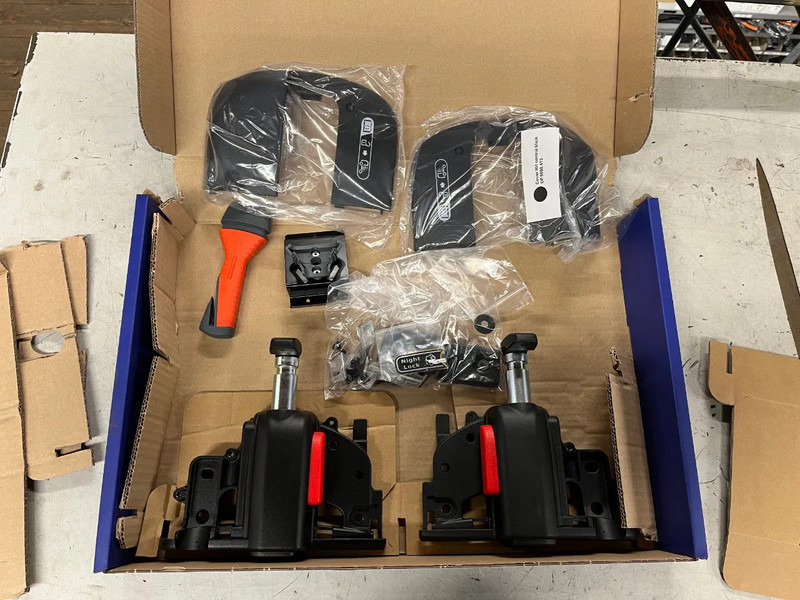 DAF Nightlock set XF106 - Uşă și piese pentru Camion: Foto 5 DAF Nightlock set XF106 - Uşă și piese pentru Camion: Foto 5