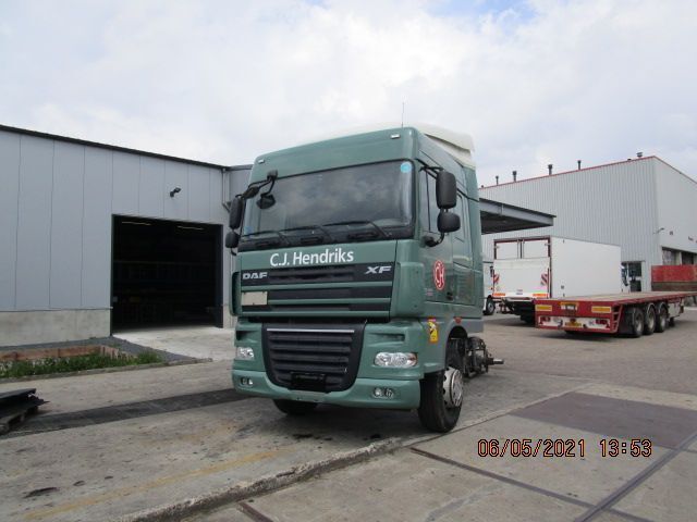 DAF XF 105 SPACE CABINE XF 105 EURO 5 - Cabină și interior: Foto 1 DAF XF 105 SPACE CABINE XF 105 EURO 5 - Cabină și interior: Foto 1