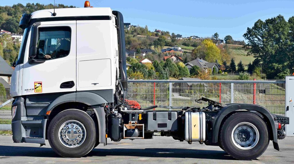 Mercedes-Benz ACTROS 1843 * Sattelzugmaschine * TOPZUSTAND - Cap tractor: Foto 3 Mercedes-Benz ACTROS 1843 * Sattelzugmaschine * TOPZUSTAND - Cap tractor: Foto 3