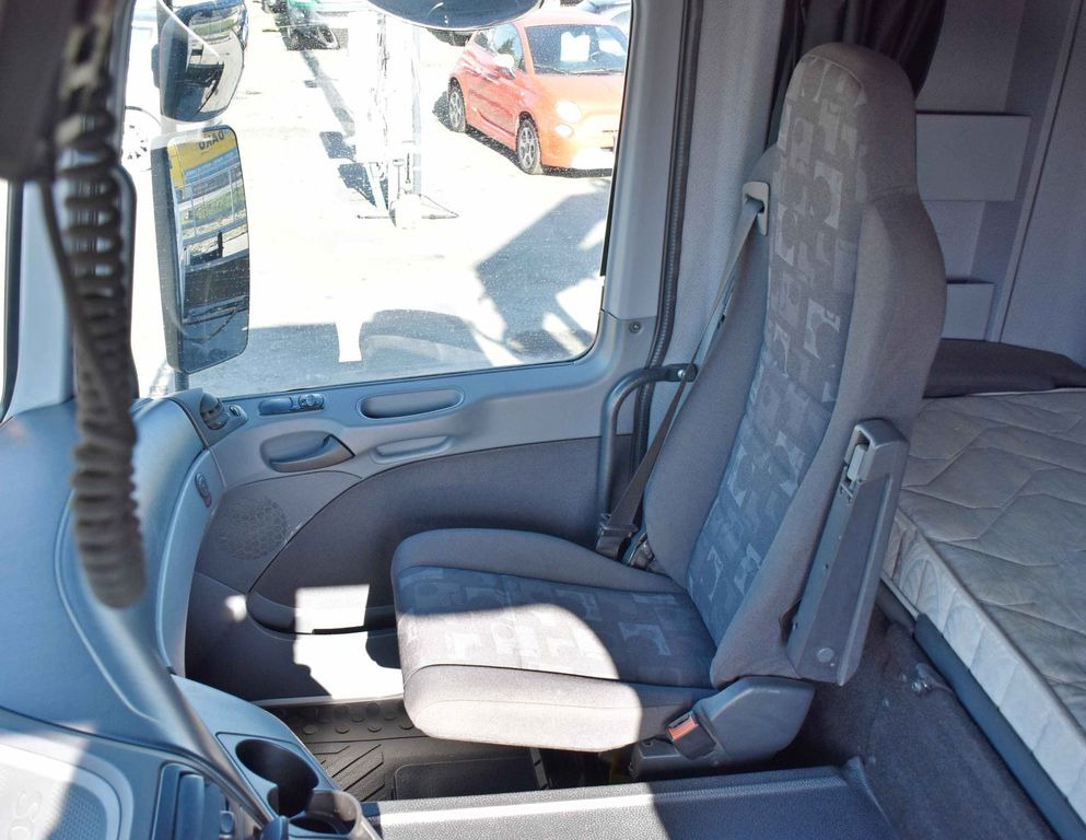 Cap tractor Mercedes-Benz ACTROS 1844 * Sattelzugmaschine *HIAB 330-5/FUNK Mercedes-Benz ACTROS 1844 * Sattelzugmaschine *HIAB 330-5/FUNK: Foto 10
