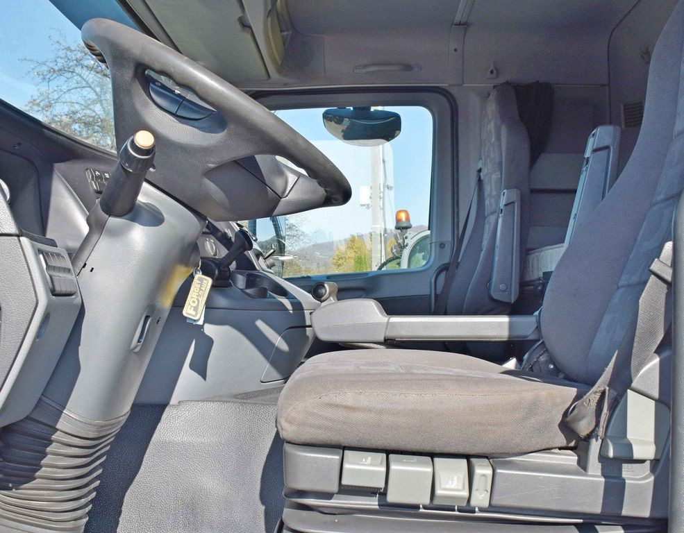 Cap tractor Mercedes-Benz ACTROS 1844 * Sattelzugmaschine *HIAB 330-5/FUNK: Foto 9