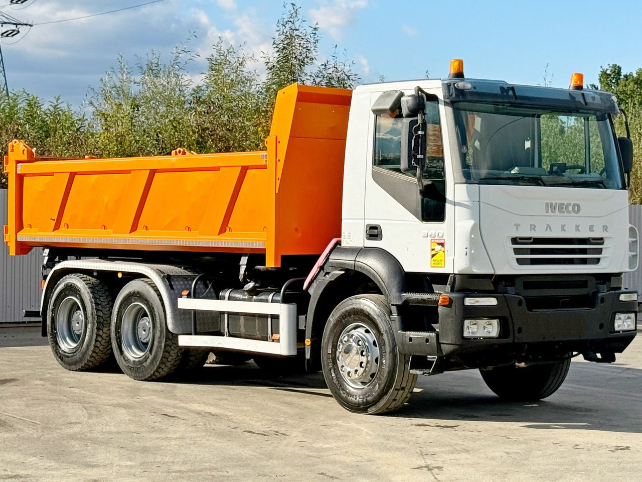 Iveco TRAKKER 380 * Kipper 5,25 m + BORDMATIC / 6x4 - Camion basculantă, Camion cu macara: Foto 4 Iveco TRAKKER 380 * Kipper 5,25 m + BORDMATIC / 6x4 - Camion basculantă, Camion cu macara: Foto 4