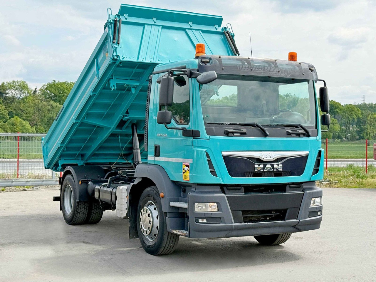 MAN TGM 15.340 * Kipper 4,60 m * TOPZUSTAND - Camion basculantă, Camion cu macara: Foto 1 MAN TGM 15.340 * Kipper 4,60 m * TOPZUSTAND - Camion basculantă, Camion cu macara: Foto 1