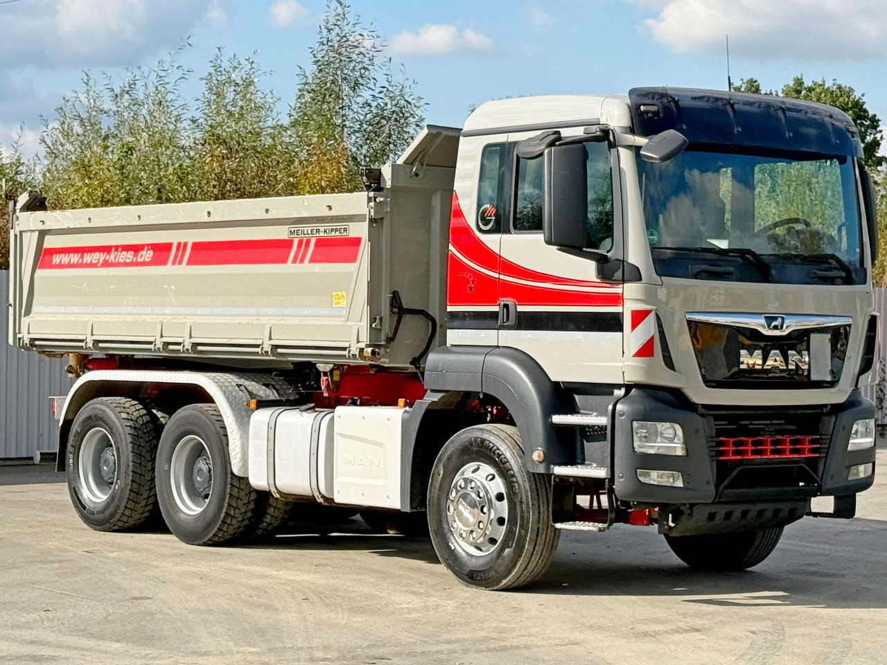 MAN TGS 26.460 * Kipper 4,90m+BORDMATIC * 6x4 * TOP - Camion basculantă, Camion cu macara: Foto 4 MAN TGS 26.460 * Kipper 4,90m+BORDMATIC * 6x4 * TOP - Camion basculantă, Camion cu macara: Foto 4