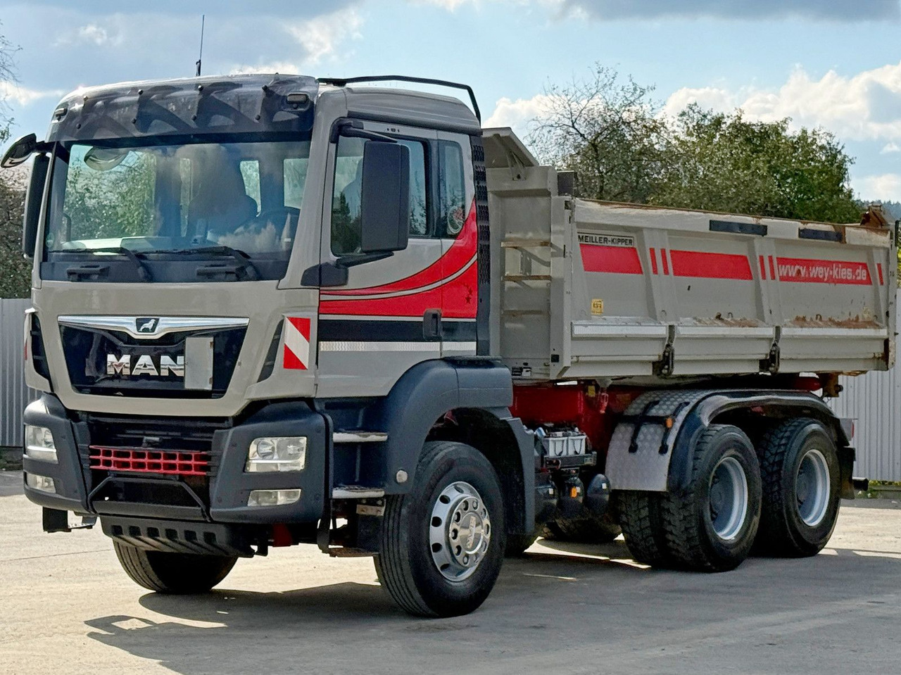 MAN TGS 26.460 * Kipper 4,90m+BORDMATIC * 6x4 * TOP - Camion basculantă, Camion cu macara: Foto 5 MAN TGS 26.460 * Kipper 4,90m+BORDMATIC * 6x4 * TOP - Camion basculantă, Camion cu macara: Foto 5