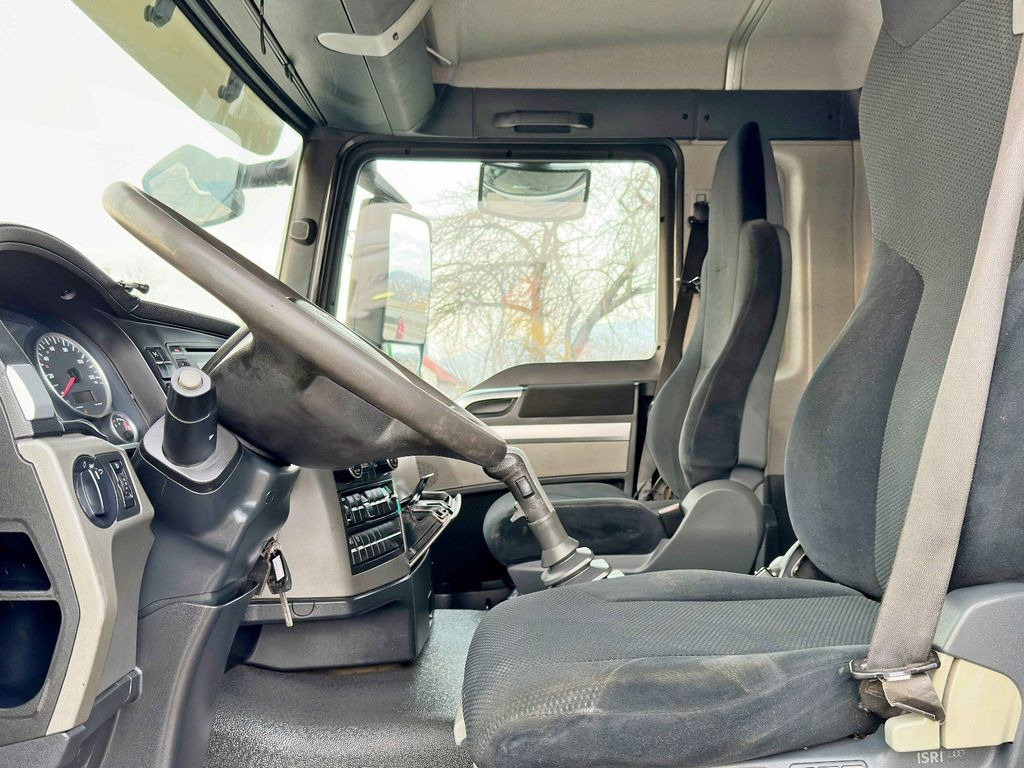 Camion cu macara, Camion basculantă MAN TGS 33.480*KIPPER 5,70m * PK 23002 + FUNK * 6x4 MAN TGS 33.480*KIPPER 5,70m * PK 23002 + FUNK * 6x4: Foto 8 Camion cu macara, Camion basculantă MAN TGS 33.480*KIPPER 5,70m * PK 23002 + FUNK * 6x4 MAN TGS 33.480*KIPPER 5,70m * PK 23002 + FUNK * 6x4: Foto 8