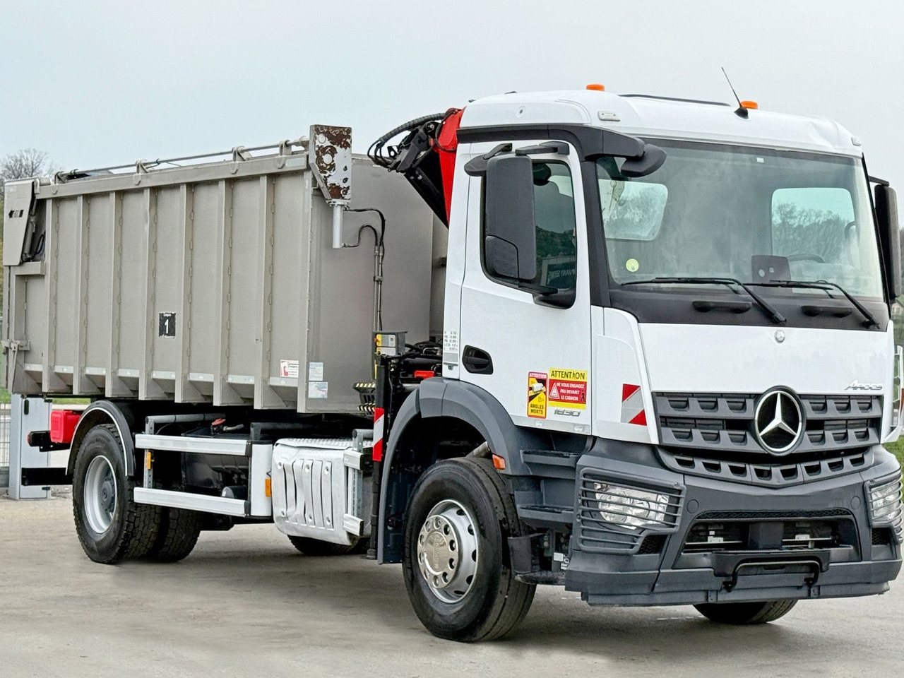 Mercedes-Benz AROCS 1830* KIPPER 5,00m * PK 7.501 SLD A + FUNK - Camion basculantă, Camion cu macara: Foto 4 Mercedes-Benz AROCS 1830* KIPPER 5,00m * PK 7.501 SLD A + FUNK - Camion basculantă, Camion cu macara: Foto 4