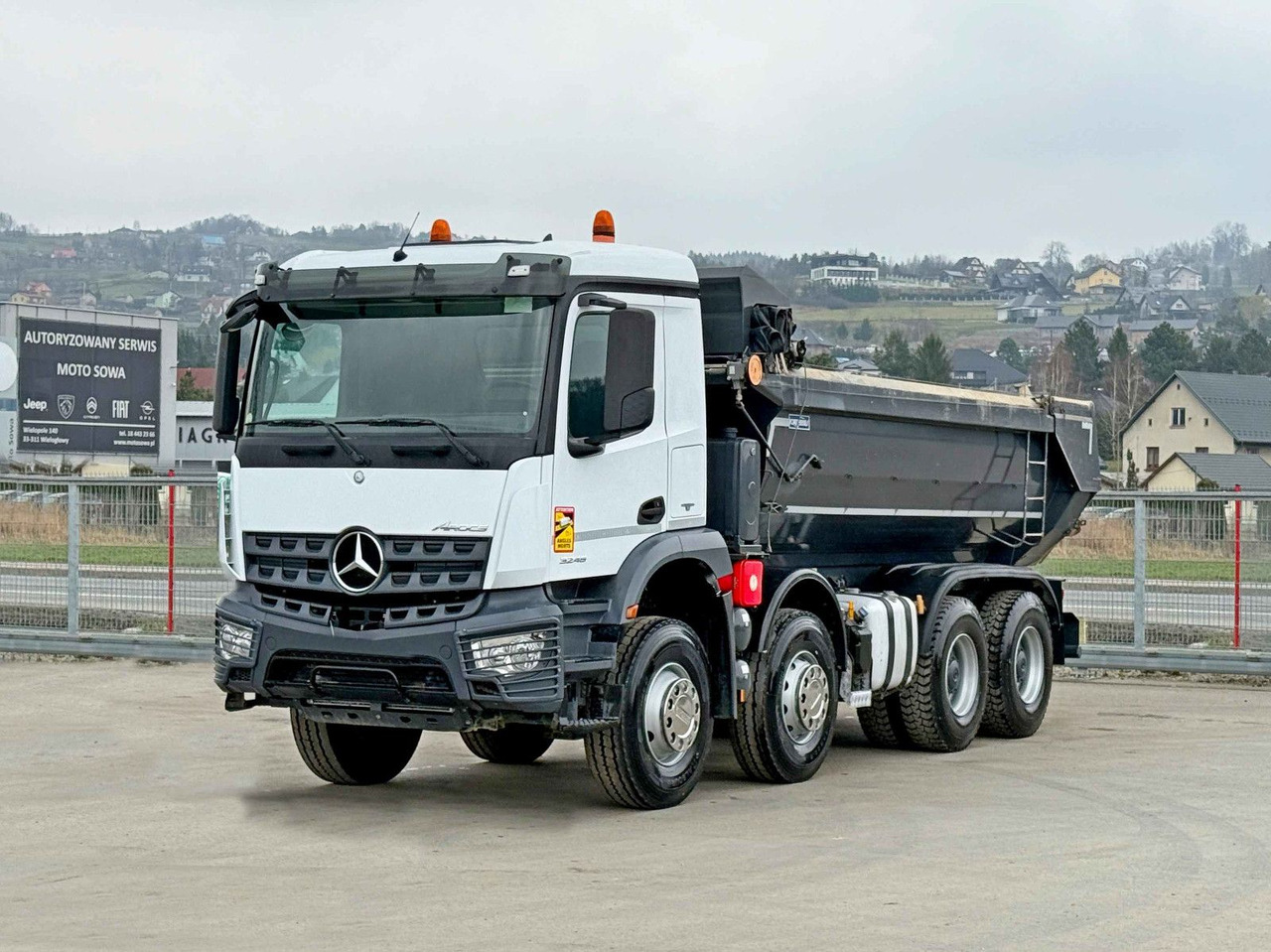 Mercedes-Benz AROCS 3246* KIPPER / 8x4 * TOPZUSTAND - Camion basculantă: Foto 1 Mercedes-Benz AROCS 3246* KIPPER / 8x4 * TOPZUSTAND - Camion basculantă: Foto 1