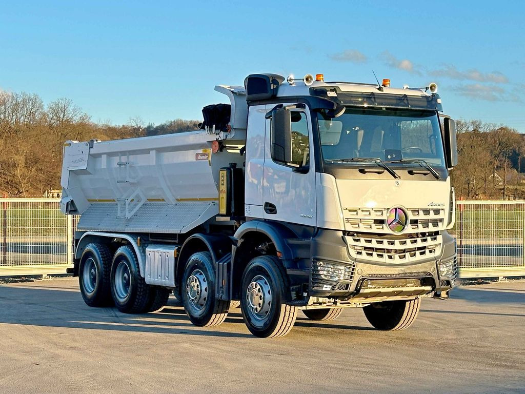 Mercedes-Benz AROCS 3248 * KIPPER * 8x4 * TOPZUSTAND - Camion basculantă, Camion cu macara: Foto 1 Mercedes-Benz AROCS 3248 * KIPPER * 8x4 * TOPZUSTAND - Camion basculantă, Camion cu macara: Foto 1