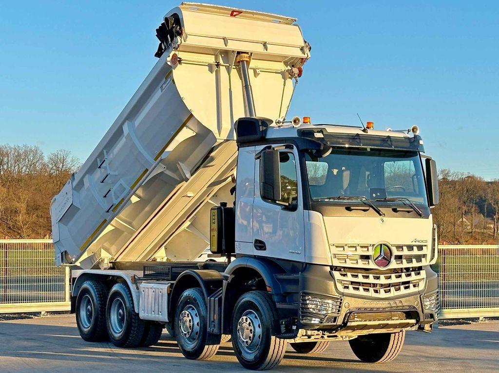 Mercedes-Benz AROCS 3248 * KIPPER * 8x4 * TOPZUSTAND - Camion basculantă, Camion cu macara: Foto 3 Mercedes-Benz AROCS 3248 * KIPPER * 8x4 * TOPZUSTAND - Camion basculantă, Camion cu macara: Foto 3