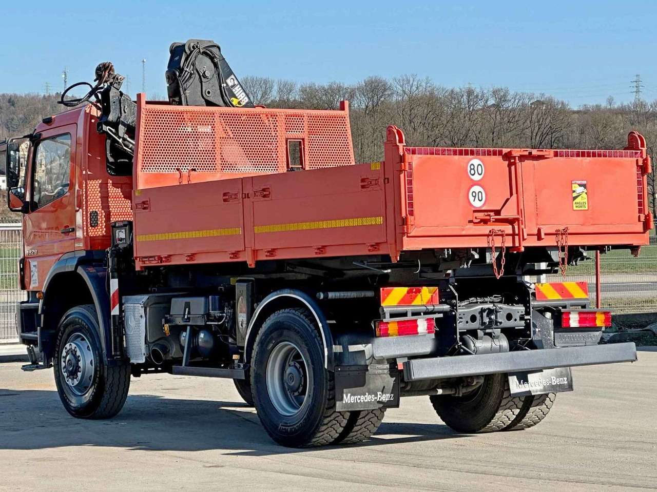 Mercedes-Benz AXOR 1829 * HIAB 1111 HIDUO + FUNK * TOP * 4x4 - Camion cu macara: Foto 5 Mercedes-Benz AXOR 1829 * HIAB 1111 HIDUO + FUNK * TOP * 4x4 - Camion cu macara: Foto 5