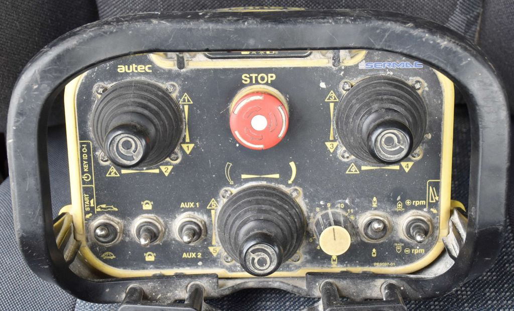 Autopompă de beton Mercedes-Benz AXOR 1833 * Betonpumpe 26 m + FUNK * TOP Mercedes-Benz AXOR 1833 * Betonpumpe 26 m + FUNK * TOP: Foto 13 Autopompă de beton Mercedes-Benz AXOR 1833 * Betonpumpe 26 m + FUNK * TOP Mercedes-Benz AXOR 1833 * Betonpumpe 26 m + FUNK * TOP: Foto 13