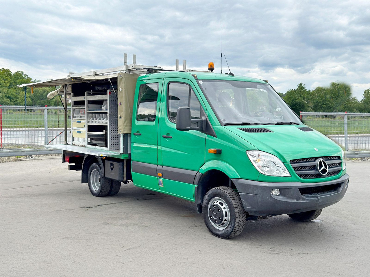 Mercedes-Benz Sprinter 516 CDI* Doppel Kabine! 4x4 *TOPZUSTAND - Autoutilitară basculantă: Foto 2 Mercedes-Benz Sprinter 516 CDI* Doppel Kabine! 4x4 *TOPZUSTAND - Autoutilitară basculantă: Foto 2
