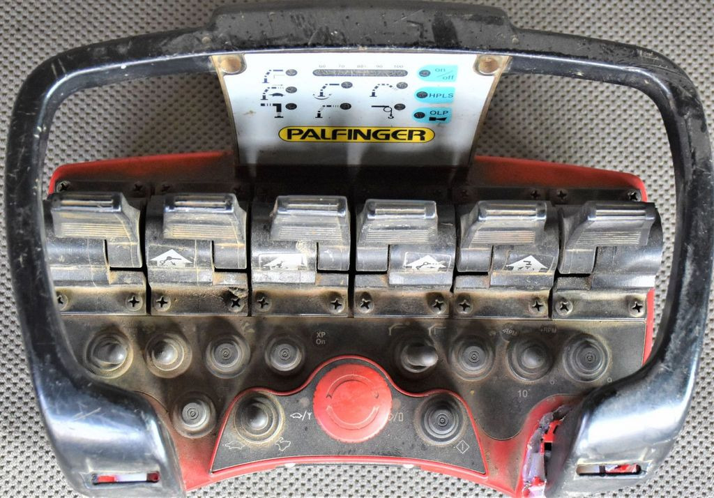 Camion cu macara, Camion platformă Renault Premium 410* PRITSCHE 6,50m *PK 32080/FUNK* TOP Renault Premium 410* PRITSCHE 6,50m *PK 32080/FUNK* TOP: Foto 11