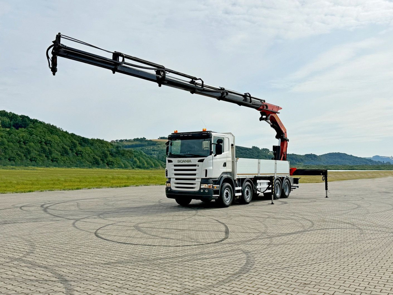 Scania R 420 PRITSCHE 6,47 m * PK 44002/FUNK * 8x4 /TOP - Camion cu macara: Foto 2 Scania R 420 PRITSCHE 6,47 m * PK 44002/FUNK * 8x4 /TOP - Camion cu macara: Foto 2