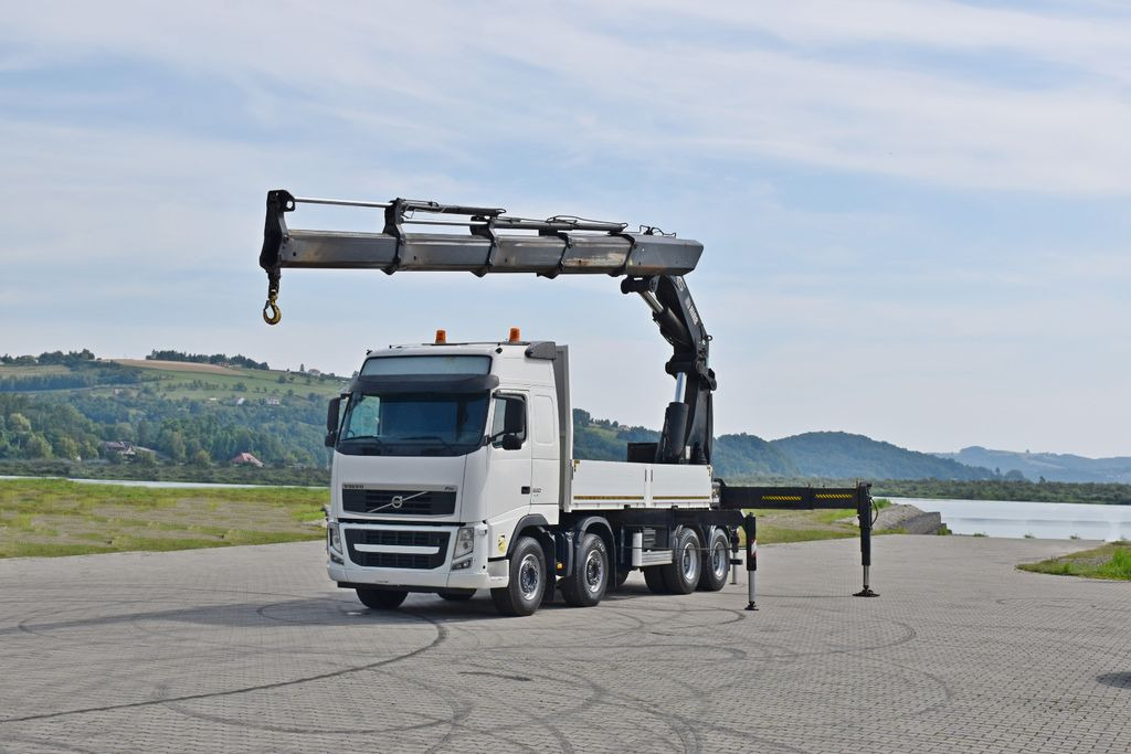 Volvo FH 520 * HIAB 1055 EP - 4 HIPRO/FUNK * 8x4 - Camion cu macara, Camion platformă: Foto 2 Volvo FH 520 * HIAB 1055 EP - 4 HIPRO/FUNK * 8x4 - Camion cu macara, Camion platformă: Foto 2
