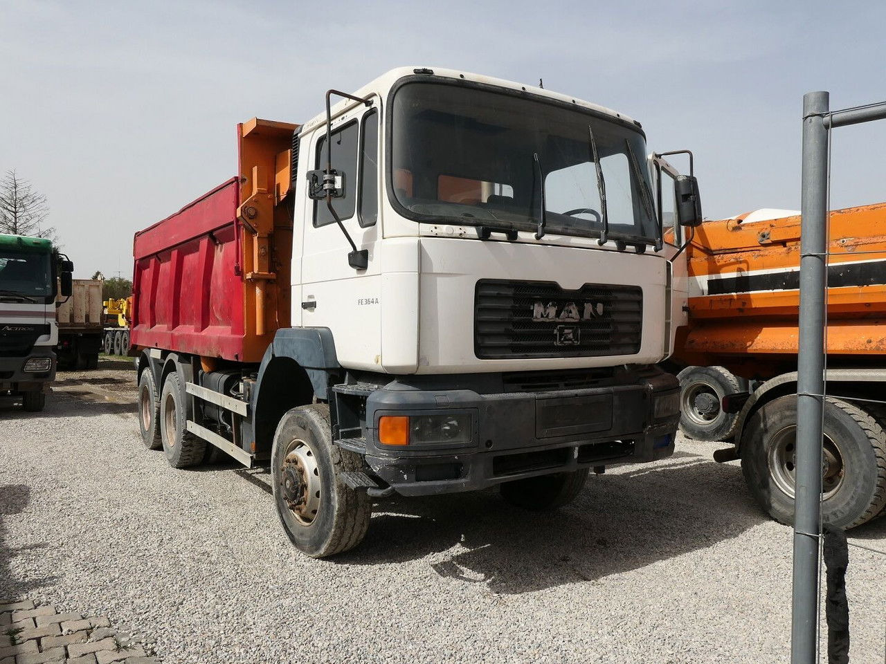 MAN TGA 33 33.364 AK - Camion basculantă: Foto 4 MAN TGA 33 33.364 AK - Camion basculantă: Foto 4