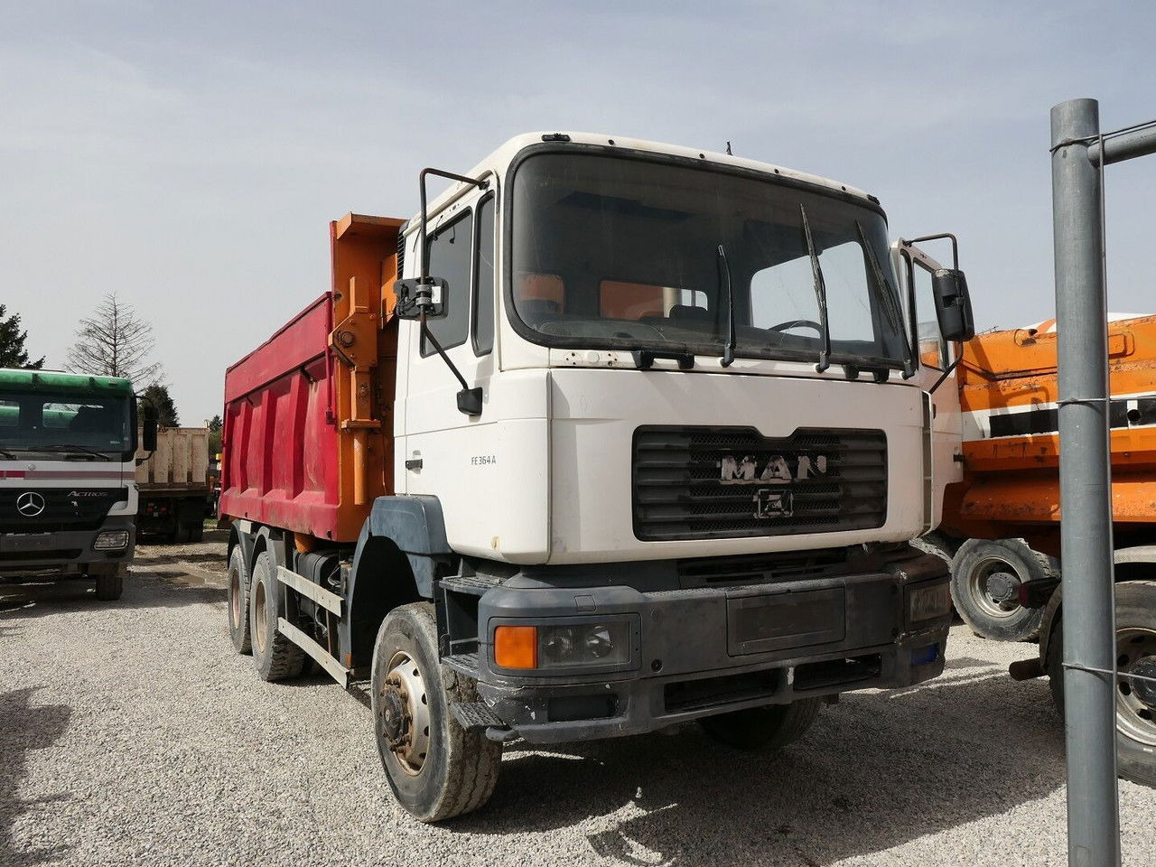 MAN TGA 33 33.364 AK - Camion basculantă: Foto 2 MAN TGA 33 33.364 AK - Camion basculantă: Foto 2