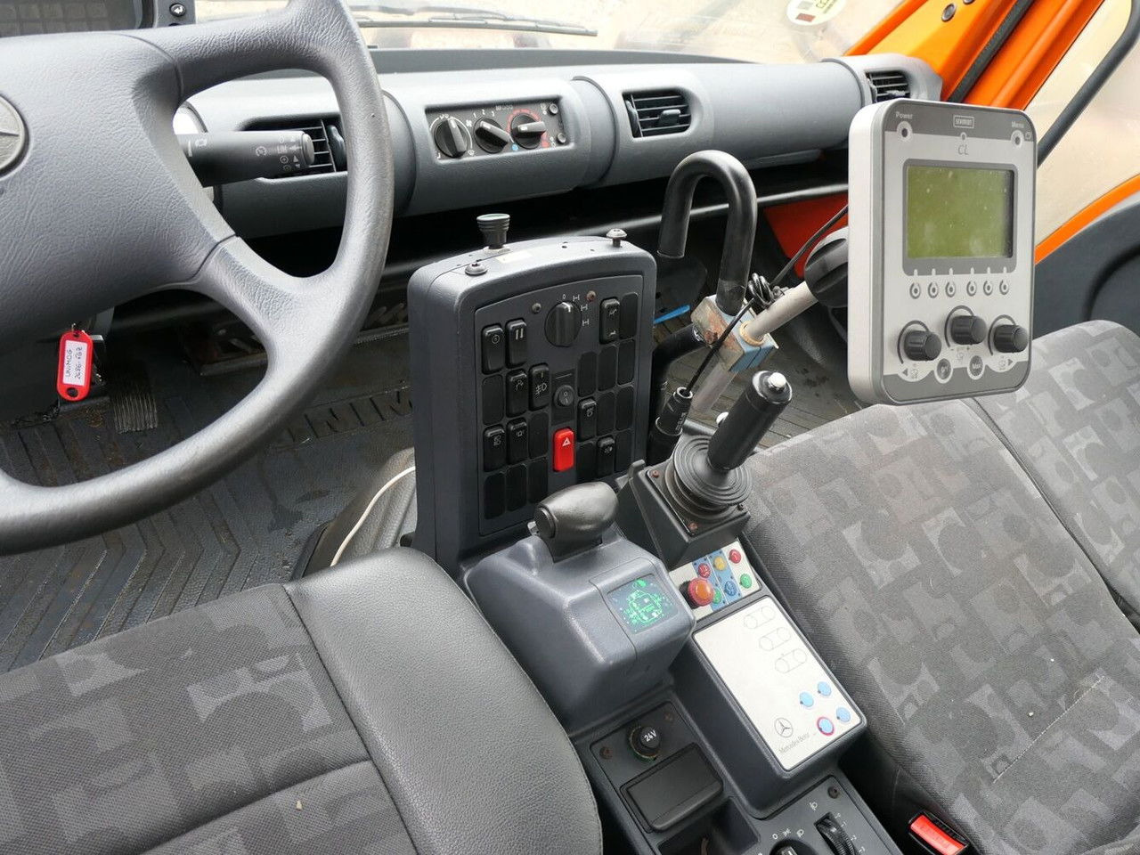 Utilaj deszăpezire Mercedes-Benz Unimog U500: Foto 7