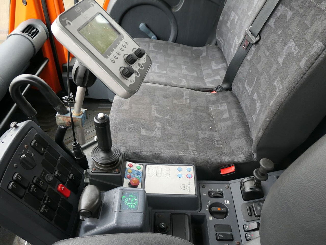 Utilaj deszăpezire Mercedes-Benz Unimog U500: Foto 6