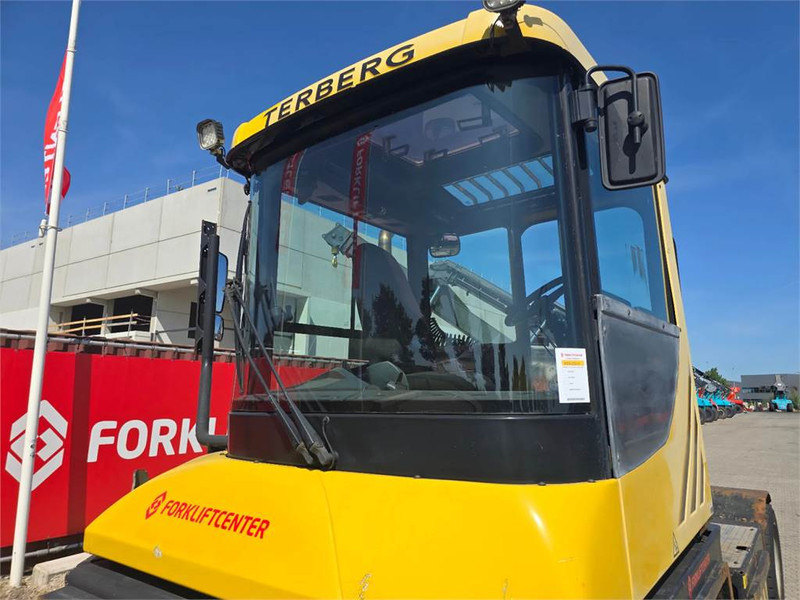 Leasing de Terberg RT223 4x4 Terberg RT223 4x4: Foto 17 Leasing de Terberg RT223 4x4 Terberg RT223 4x4: Foto 17