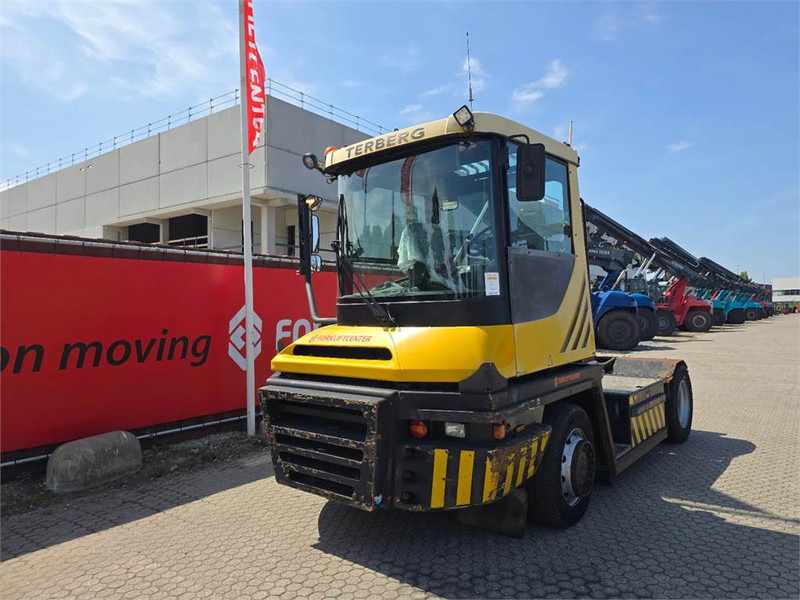 Terberg RT223 4x4 - Tractor terminal: Foto 2 Terberg RT223 4x4 - Tractor terminal: Foto 2