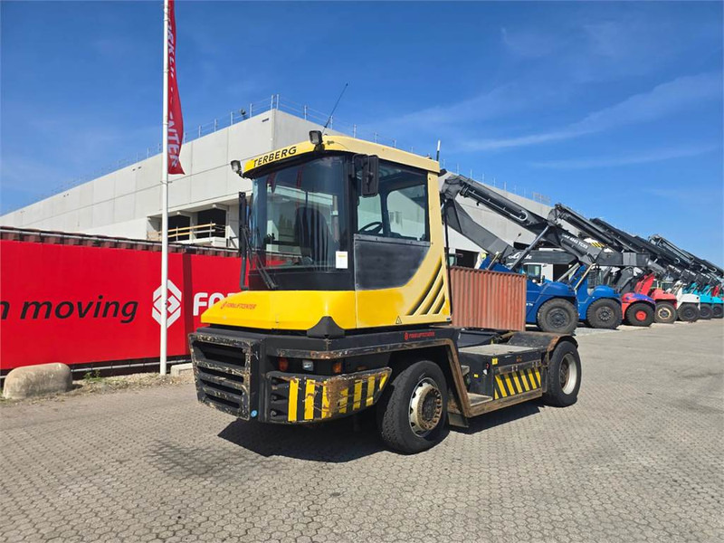 Terberg RT223 4x4 - Tractor terminal: Foto 2 Terberg RT223 4x4 - Tractor terminal: Foto 2
