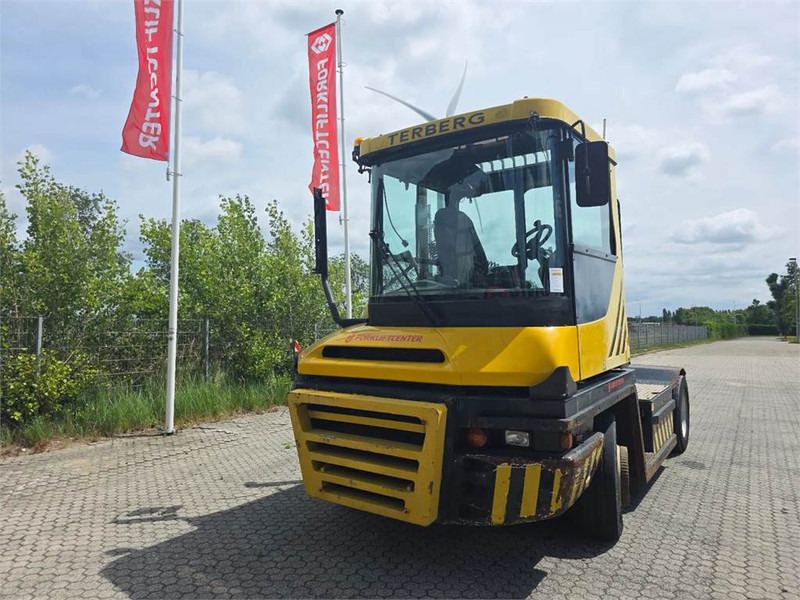 Terberg RT283 4x4 - Tractor terminal: Foto 2 Terberg RT283 4x4 - Tractor terminal: Foto 2