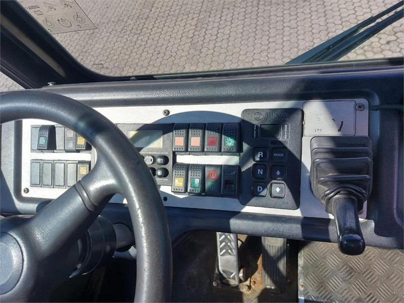 Tractor terminal Terberg YT182: Foto 16 Tractor terminal Terberg YT182: Foto 16