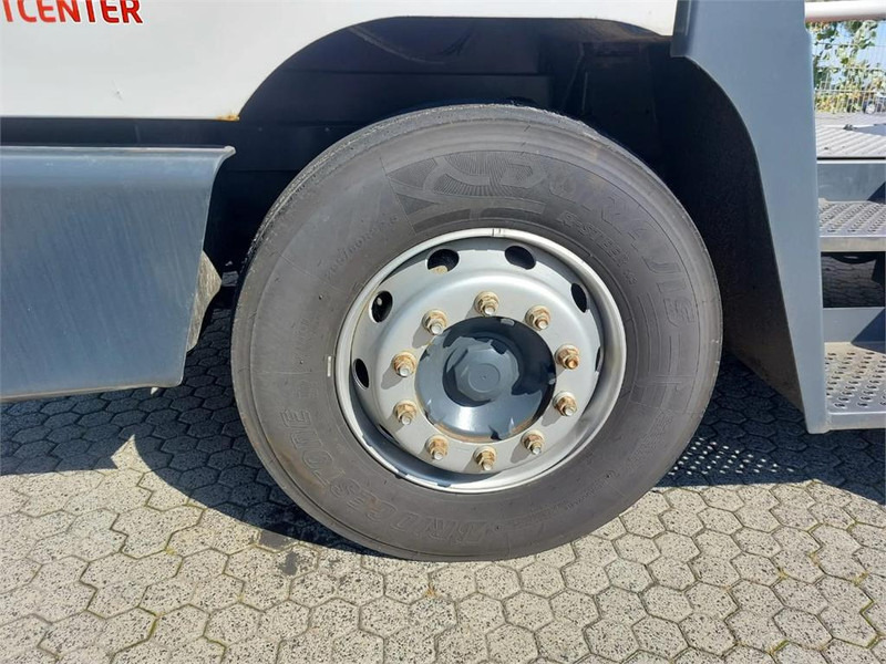 Tractor terminal Terberg YT182: Foto 12 Tractor terminal Terberg YT182: Foto 12