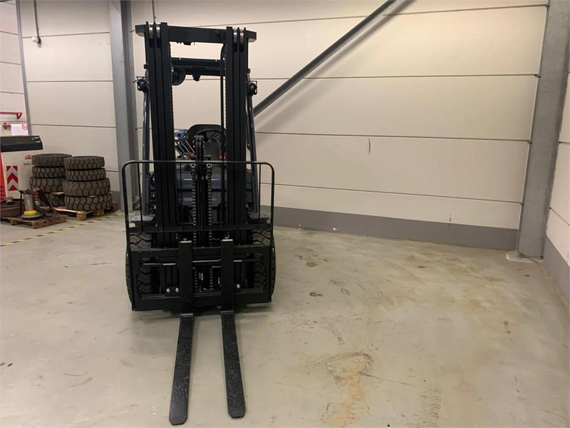 Toyota 02-8FGF30 - Stivuitor GPL: Foto 5 Toyota 02-8FGF30 - Stivuitor GPL: Foto 5