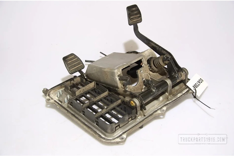 MAN Body & Chassis Parts Pedaal steun used - Pedala pentru Camion: Foto 1 MAN Body & Chassis Parts Pedaal steun used - Pedala pentru Camion: Foto 1