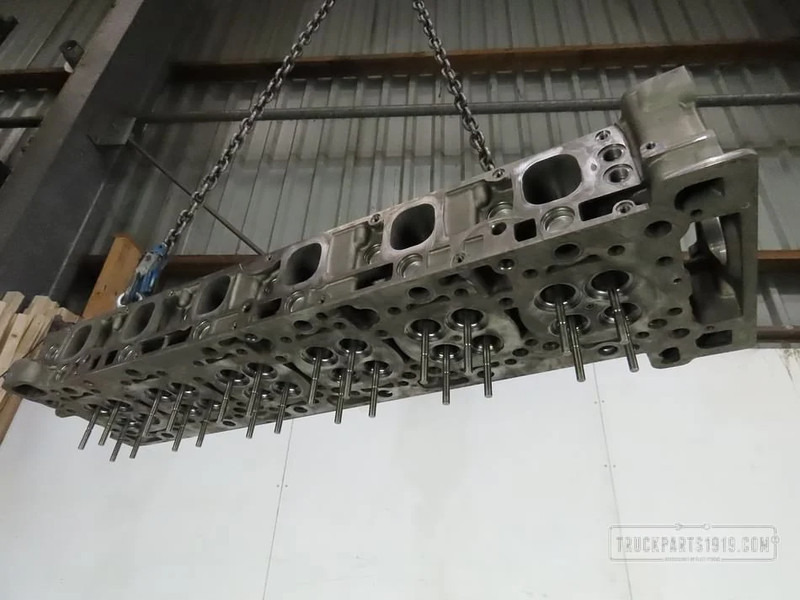 Mercedes-Benz Engines & Parts Cilinderkop OM471LA - Chiulasă pentru Camion: Foto 2 Mercedes-Benz Engines & Parts Cilinderkop OM471LA - Chiulasă pentru Camion: Foto 2