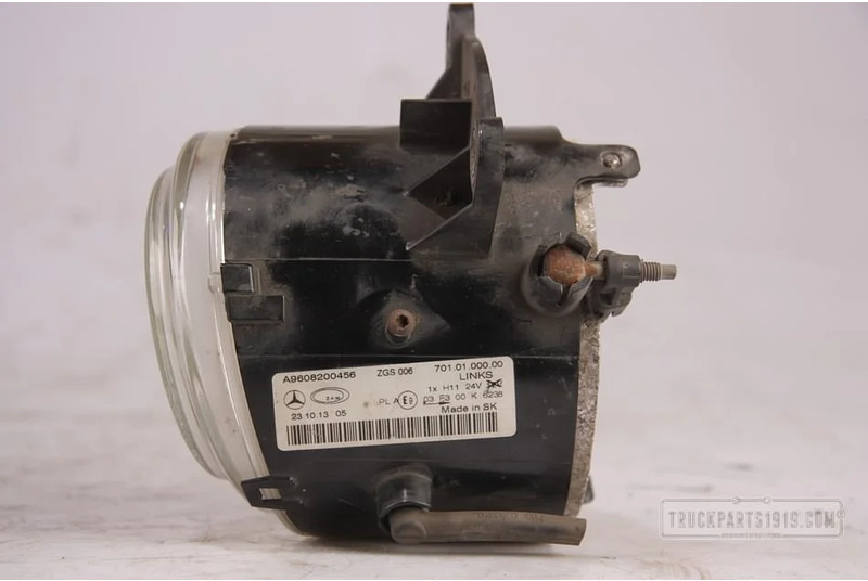 Mercedes-Benz MB Lighting Mistlamp Li. MP4 - Far anticeata pentru Camion: Foto 2 Mercedes-Benz MB Lighting Mistlamp Li. MP4 - Far anticeata pentru Camion: Foto 2