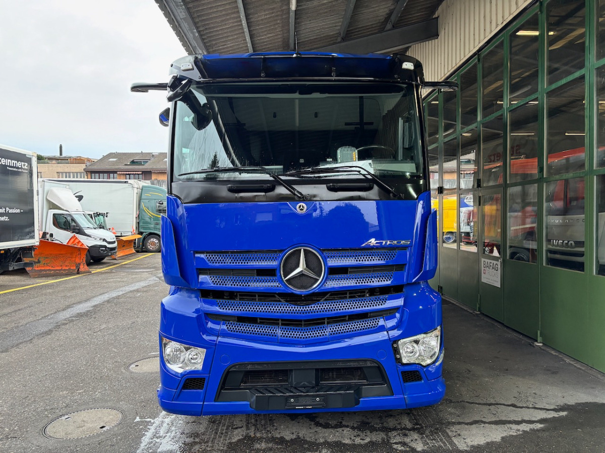 MERCEDES Actros 1843 - Camion furgon: Foto 3 MERCEDES Actros 1843 - Camion furgon: Foto 3