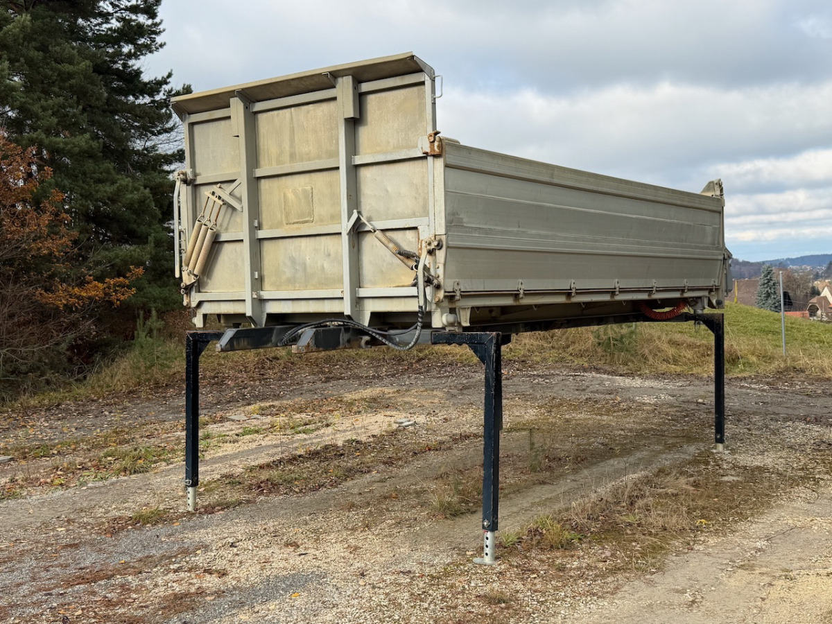 RENAULT C520 8x4 Wechselsystem Siloki + Kipper - Camion basculantă: Foto 2 RENAULT C520 8x4 Wechselsystem Siloki + Kipper - Camion basculantă: Foto 2