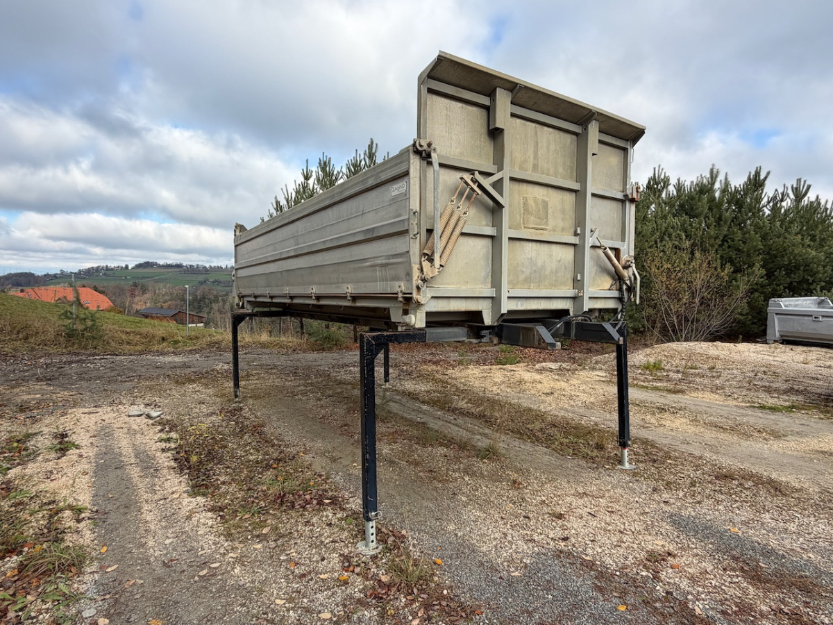 RENAULT C520 8x4 Wechselsystem Siloki + Kipper - Camion basculantă: Foto 3 RENAULT C520 8x4 Wechselsystem Siloki + Kipper - Camion basculantă: Foto 3