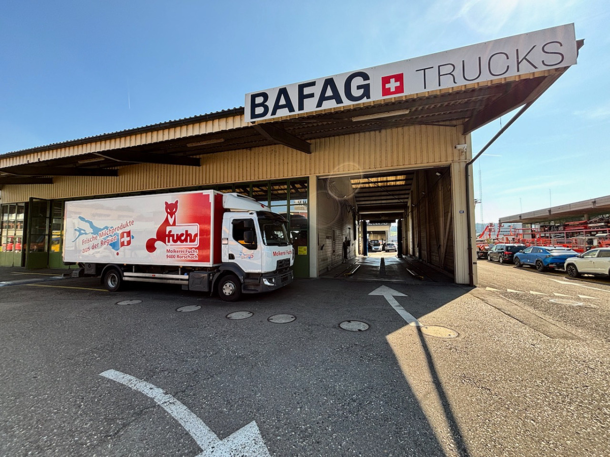 RENAULT D12.240 - Camion frigider: Foto 2 RENAULT D12.240 - Camion frigider: Foto 2