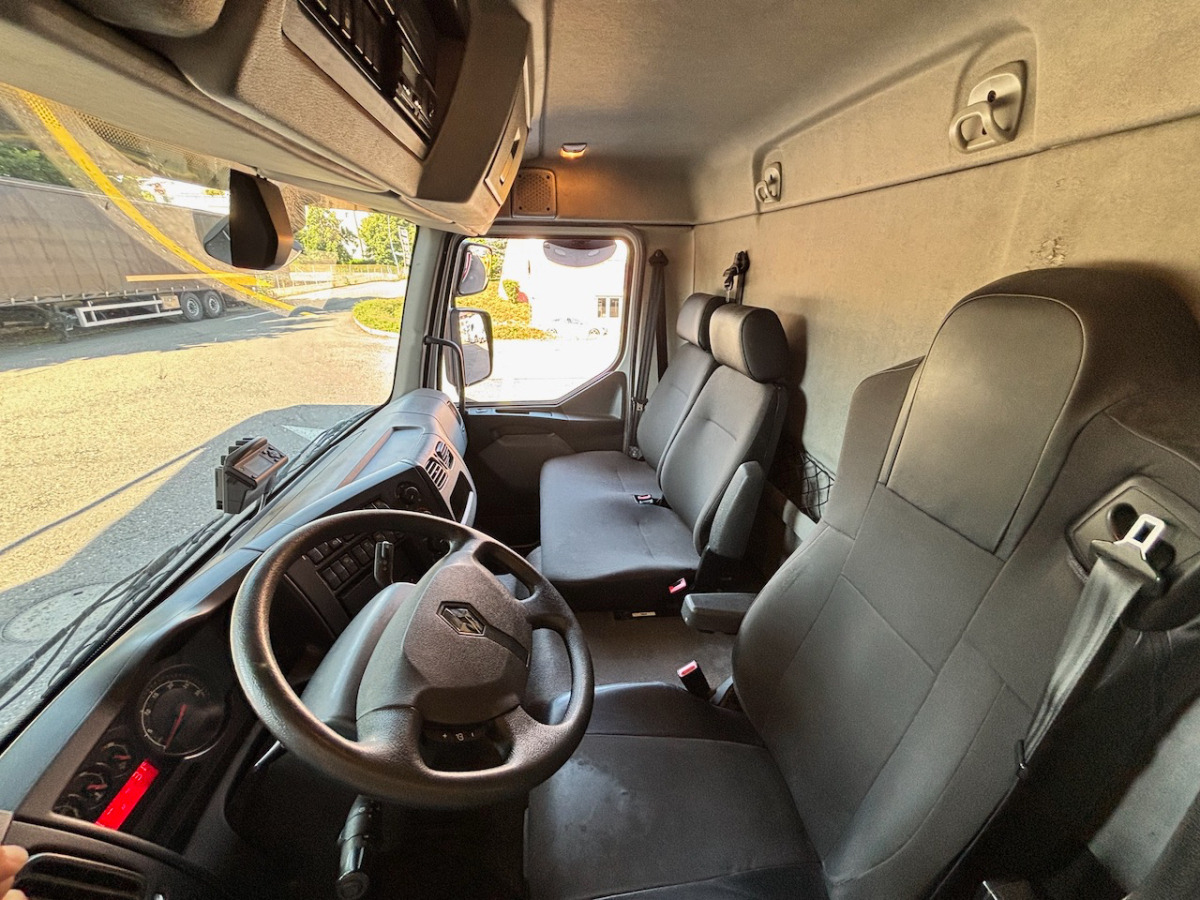 RENAULT D12.240 - Camion frigider: Foto 4 RENAULT D12.240 - Camion frigider: Foto 4