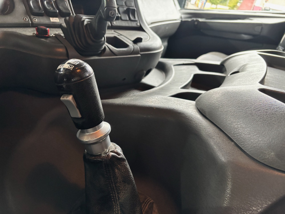 SCANIA P124CB8x4 - Autobetonieră: Foto 5 SCANIA P124CB8x4 - Autobetonieră: Foto 5