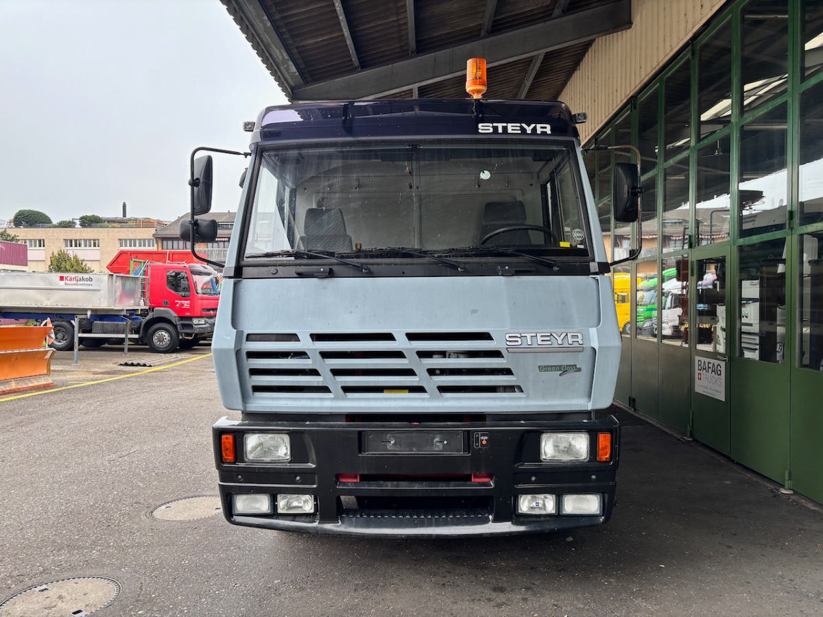 STEYR 26S32/ 6x4 Pisten Enteisung - Camion cu prelată: Foto 3 STEYR 26S32/ 6x4 Pisten Enteisung - Camion cu prelată: Foto 3