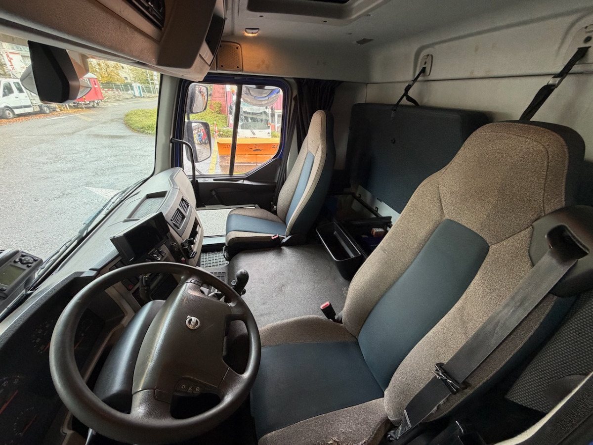 VOLVO FL-280  4x2R - Camion furgon: Foto 4 VOLVO FL-280  4x2R - Camion furgon: Foto 4